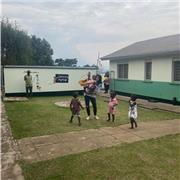 Cuidadora de niños con refuerzo de ingles, castellano, catalan